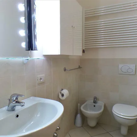 La Verbanella Apartment *